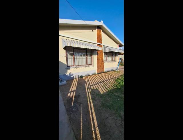 3 BEDROOM PROPERTY TO RENT IN GOODWOOD CENTRAL